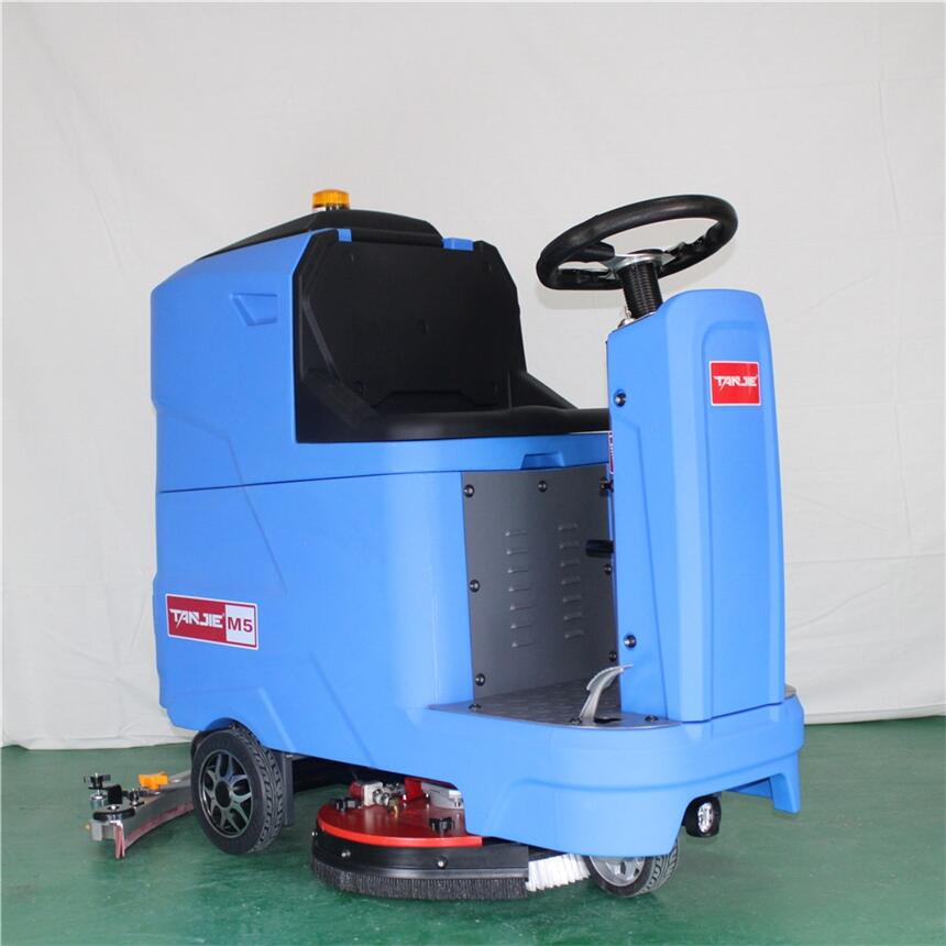 皮革城瓷磚地面大理石地面保潔拖地機(jī)批發(fā)租售 全自動(dòng)駕駛式洗地機(jī)M5