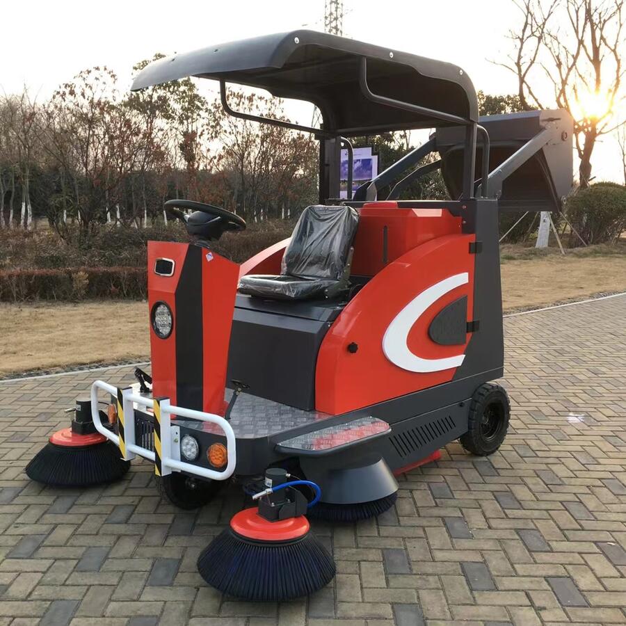 三朋自卸款掃地車1850 常熟工廠物業(yè)保潔清掃車工廠店